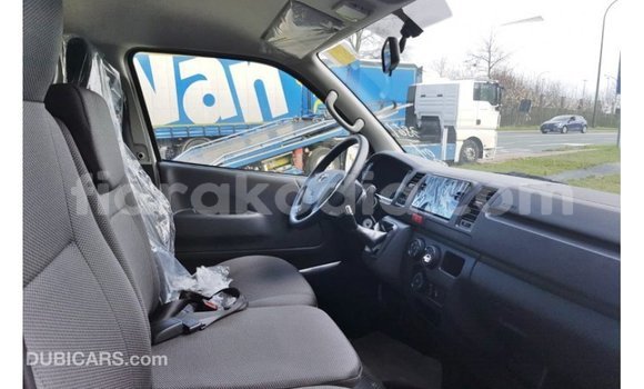 Acheter Import Voiture Toyota Hiace Blanc à Import - Dubai, Diana Acheter Import Voiture Toyota Hiace Blanc à Import - Dubai, Diana