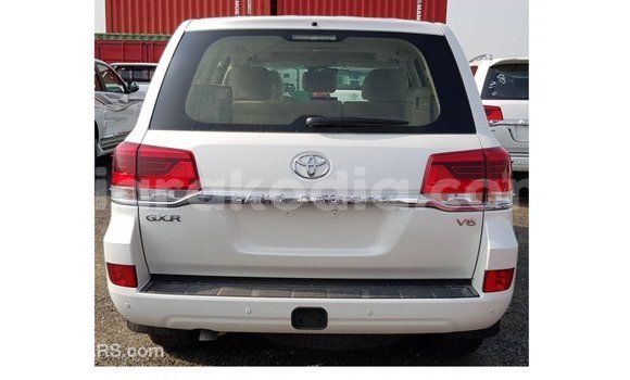 Acheter Import Voiture Toyota Land Cruiser Blanc à Import - Dubai, Diana Acheter Import Voiture Toyota Land Cruiser Blanc à Import - Dubai, Diana