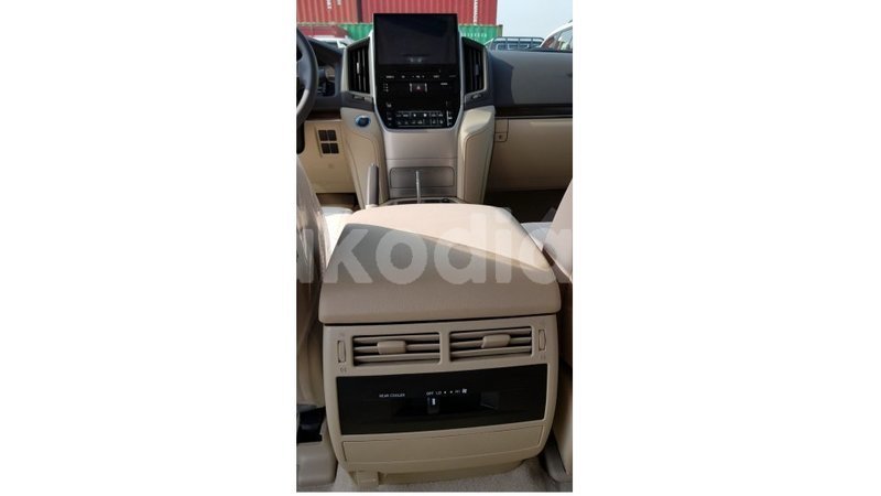 Big with watermark toyota land cruiser diana import dubai 5360