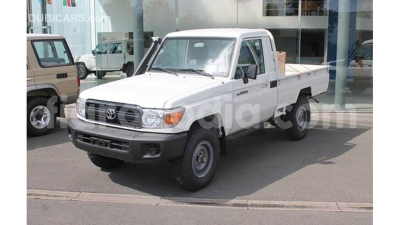 Big with watermark toyota land cruiser diana import dubai 5361