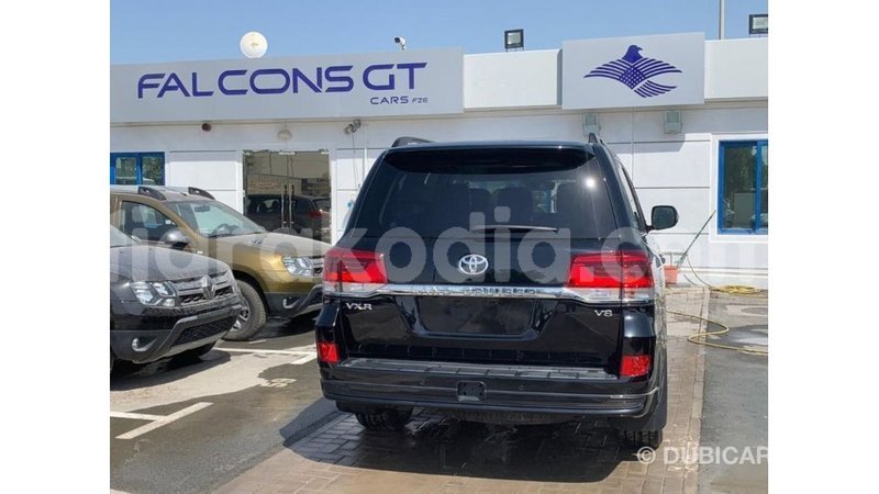 Big with watermark toyota land cruiser diana import dubai 5362