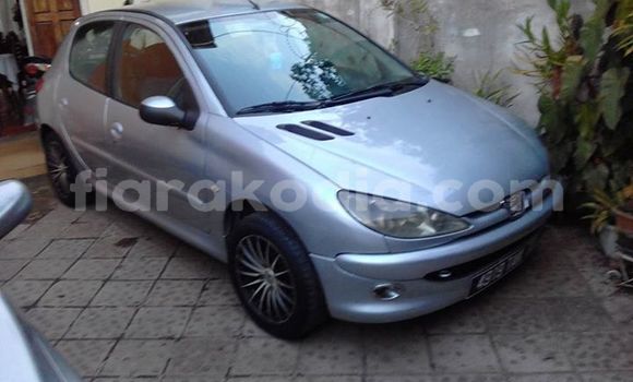 Acheter Occasion Voiture Peugeot 206 Gris à Antananarivo, Analamanga Acheter Occasion Voiture Peugeot 206 Gris à Antananarivo, Analamanga