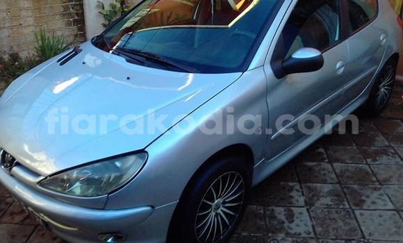 Acheter Occasion Voiture Peugeot 206 Gris à Antananarivo, Analamanga Acheter Occasion Voiture Peugeot 206 Gris à Antananarivo, Analamanga