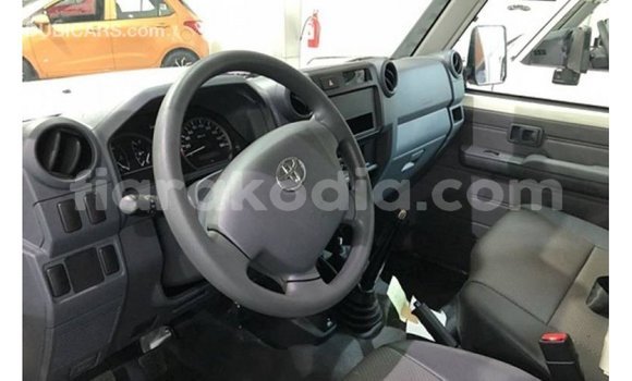 Buy Import Toyota Land Cruiser White Car in Import - Dubai in Diana Buy Import Toyota Land Cruiser White Car in Import - Dubai in Diana