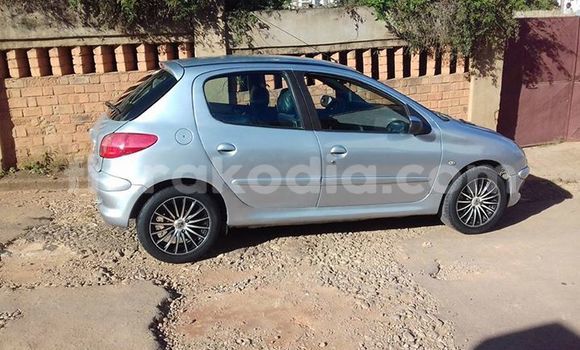 Acheter Occasion Voiture Peugeot 206 Gris à Antananarivo, Analamanga Acheter Occasion Voiture Peugeot 206 Gris à Antananarivo, Analamanga