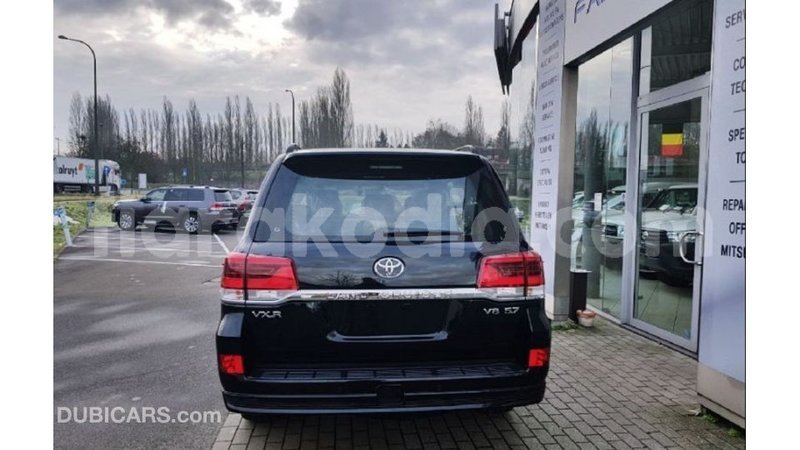 Big with watermark toyota land cruiser diana import dubai 5371