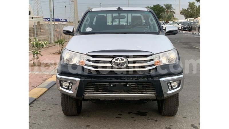 Big with watermark toyota hilux diana import dubai 5372