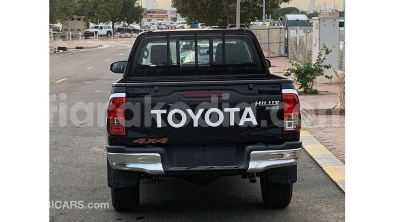 Big with watermark toyota hilux diana import dubai 5372