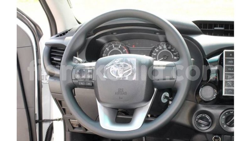 Big with watermark toyota hilux diana import dubai 5375