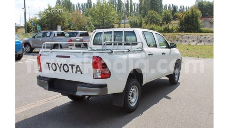 Big with watermark toyota hilux diana import dubai 5375