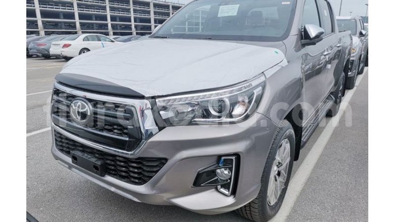 Big with watermark toyota hilux diana import dubai 5382