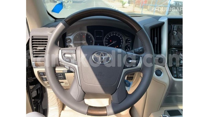 Big with watermark toyota land cruiser diana import dubai 5383