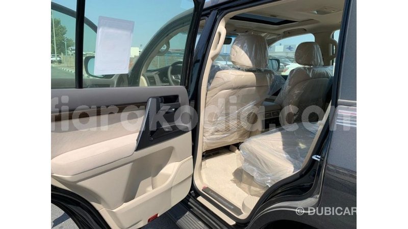 Big with watermark toyota land cruiser diana import dubai 5383