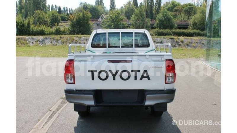 Big with watermark toyota hilux diana import dubai 5384