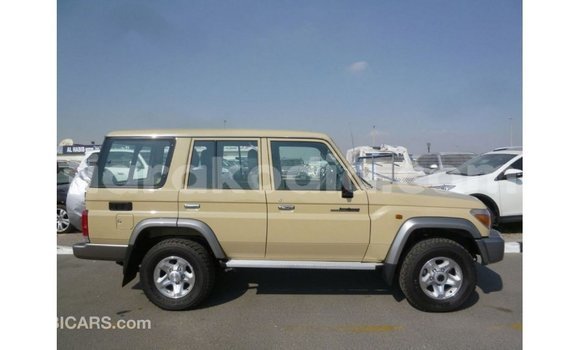 Acheter Import Voiture Toyota Land Cruiser Beige à Import - Dubai, Diana Acheter Import Voiture Toyota Land Cruiser Beige à Import - Dubai, Diana