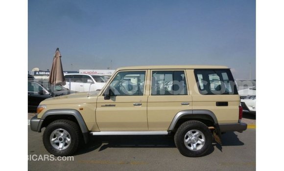 Acheter Import Voiture Toyota Land Cruiser Beige à Import - Dubai, Diana Acheter Import Voiture Toyota Land Cruiser Beige à Import - Dubai, Diana