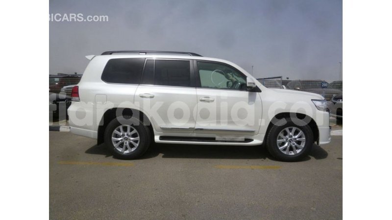 Big with watermark toyota land cruiser diana import dubai 5392