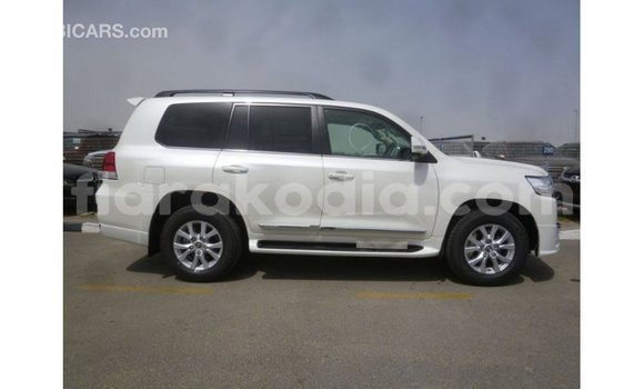Acheter Import Voiture Toyota Land Cruiser Blanc à Import - Dubai, Diana Acheter Import Voiture Toyota Land Cruiser Blanc à Import - Dubai, Diana