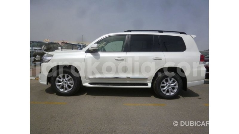 Big with watermark toyota land cruiser diana import dubai 5392