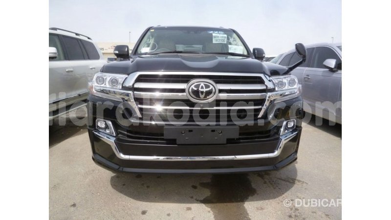 Big with watermark toyota land cruiser diana import dubai 5394