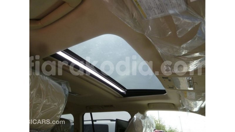 Big with watermark toyota land cruiser diana import dubai 5394