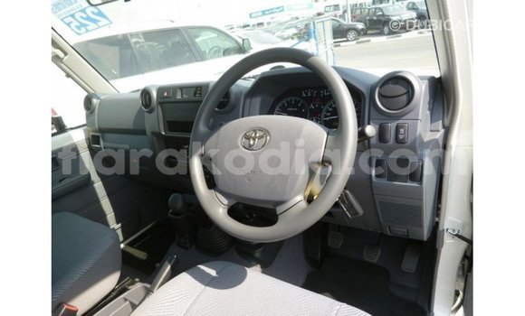 Hividy Toyota Land Cruiser fotsy Car in Import - Dubai in Diana Hividy Toyota Land Cruiser fotsy Car in Import - Dubai in Diana