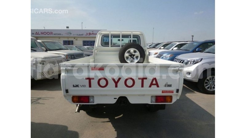 Big with watermark toyota land cruiser diana import dubai 5395