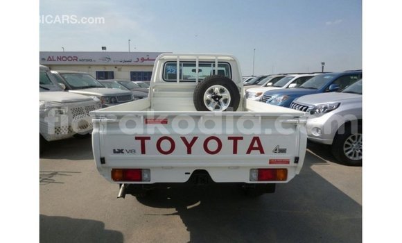 Hividy Toyota Land Cruiser fotsy Car in Import - Dubai in Diana Hividy Toyota Land Cruiser fotsy Car in Import - Dubai in Diana