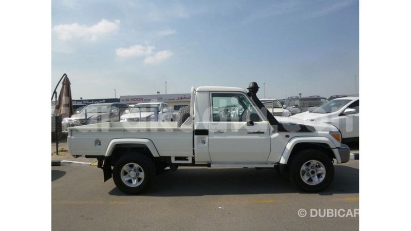 Big with watermark toyota land cruiser diana import dubai 5395