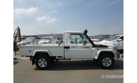 Hividy Toyota Land Cruiser fotsy Car in Import - Dubai in Diana Hividy Toyota Land Cruiser fotsy Car in Import - Dubai in Diana