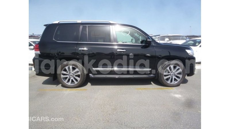 Big with watermark toyota land cruiser diana import dubai 5396
