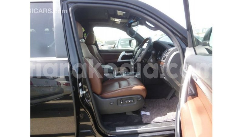 Big with watermark toyota land cruiser diana import dubai 5396