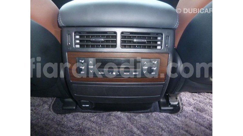 Big with watermark toyota land cruiser diana import dubai 5396