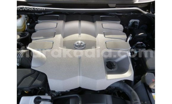 Acheter Import Voiture Toyota Land Cruiser Noir à Import - Dubai, Diana Acheter Import Voiture Toyota Land Cruiser Noir à Import - Dubai, Diana