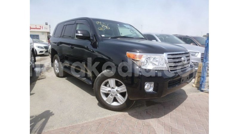 Big with watermark toyota land cruiser diana import dubai 5402