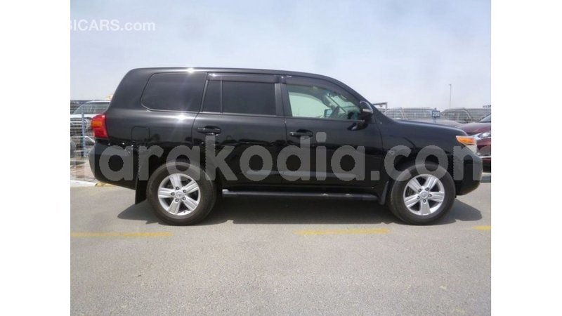 Big with watermark toyota land cruiser diana import dubai 5402