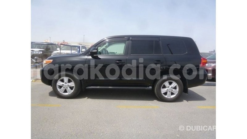 Big with watermark toyota land cruiser diana import dubai 5402