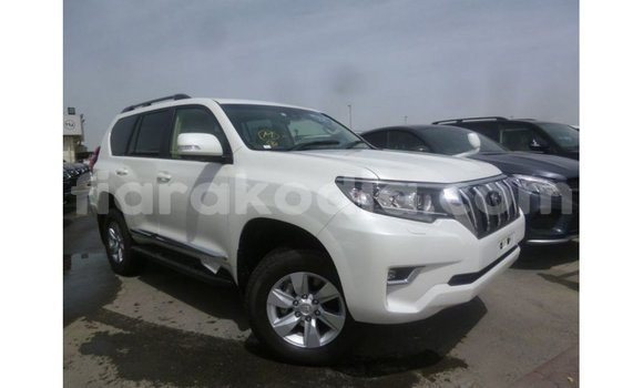 Acheter Import Voiture Toyota Prado Blanc à Import - Dubai, Diana Acheter Import Voiture Toyota Prado Blanc à Import - Dubai, Diana