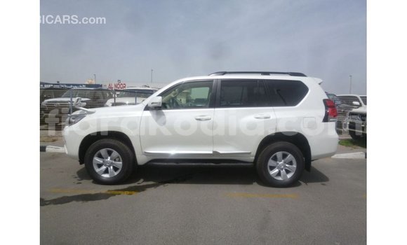 Acheter Import Voiture Toyota Prado Blanc à Import - Dubai, Diana Acheter Import Voiture Toyota Prado Blanc à Import - Dubai, Diana