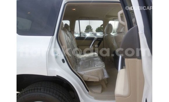 Acheter Import Voiture Toyota Prado Blanc à Import - Dubai, Diana Acheter Import Voiture Toyota Prado Blanc à Import - Dubai, Diana