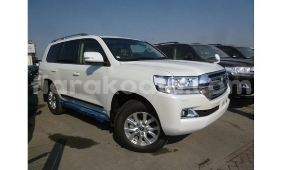 Acheter Import Voiture Toyota Land Cruiser Blanc à Import - Dubai, Diana Acheter Import Voiture Toyota Land Cruiser Blanc à Import - Dubai, Diana