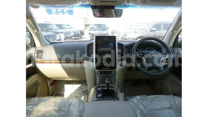 Big with watermark toyota land cruiser diana import dubai 5407