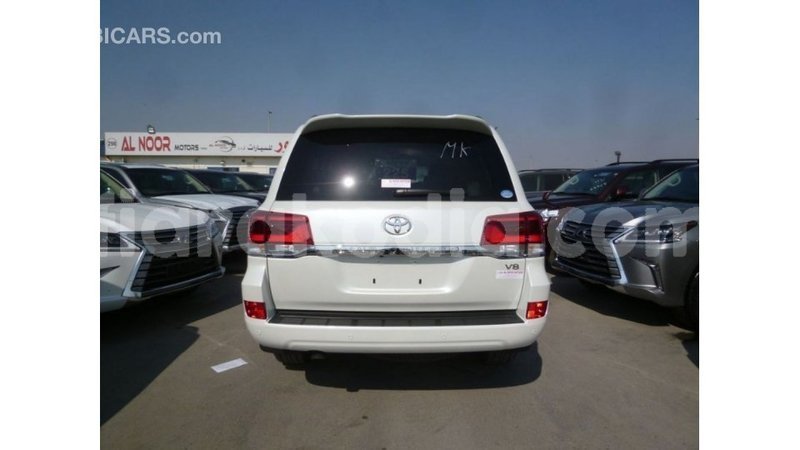 Big with watermark toyota land cruiser diana import dubai 5407