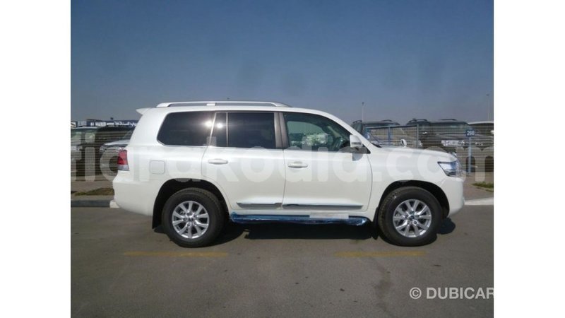 Big with watermark toyota land cruiser diana import dubai 5407