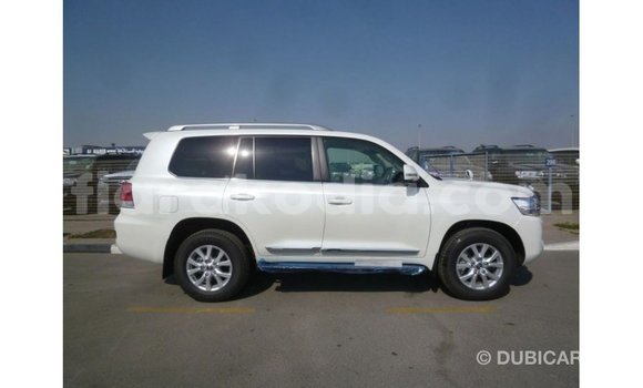 Acheter Import Voiture Toyota Land Cruiser Blanc à Import - Dubai, Diana Acheter Import Voiture Toyota Land Cruiser Blanc à Import - Dubai, Diana