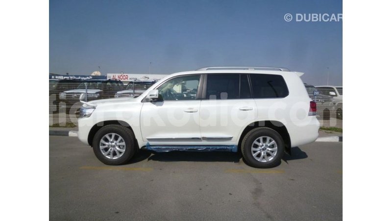 Big with watermark toyota land cruiser diana import dubai 5407