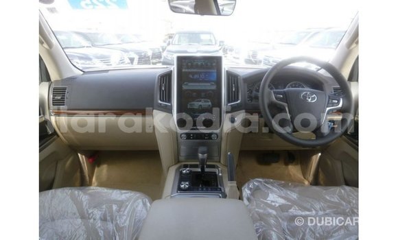 Acheter Import Voiture Toyota Land Cruiser Blanc à Import - Dubai, Diana Acheter Import Voiture Toyota Land Cruiser Blanc à Import - Dubai, Diana