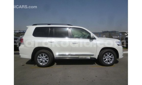 Acheter Import Voiture Toyota Land Cruiser Blanc à Import - Dubai, Diana Acheter Import Voiture Toyota Land Cruiser Blanc à Import - Dubai, Diana