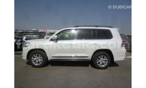 Acheter Import Voiture Toyota Land Cruiser Blanc à Import - Dubai, Diana Acheter Import Voiture Toyota Land Cruiser Blanc à Import - Dubai, Diana