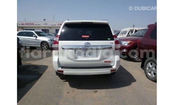 Acheter Import Voiture Toyota Prado Blanc à Import - Dubai, Diana Acheter Import Voiture Toyota Prado Blanc à Import - Dubai, Diana